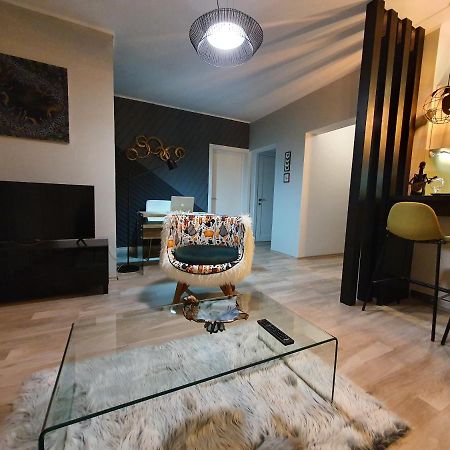 Matteo Apartment Iasi Bagian luar foto