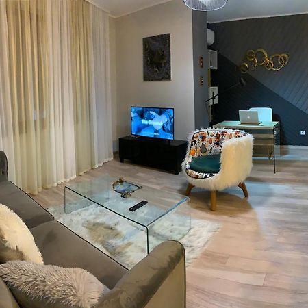 Matteo Apartment Iasi Bagian luar foto