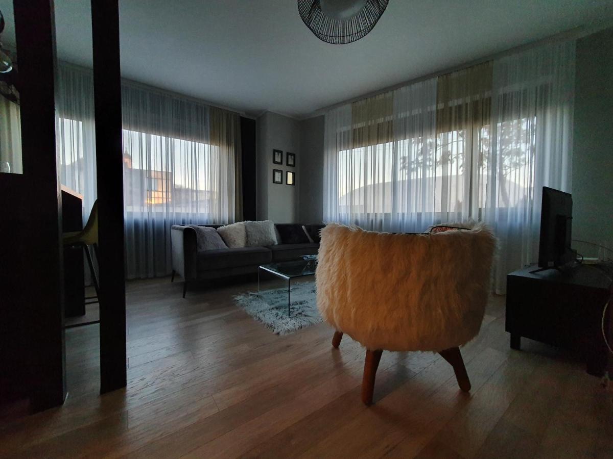 Matteo Apartment Iasi Bagian luar foto