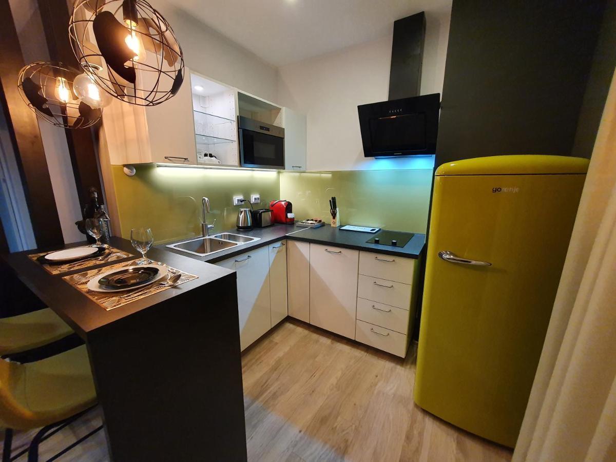 Matteo Apartment Iasi Bagian luar foto