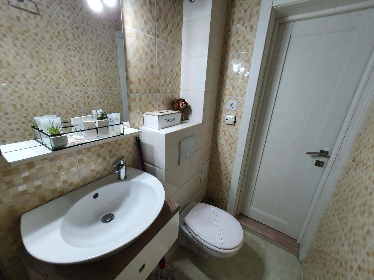 Matteo Apartment Iasi Bagian luar foto